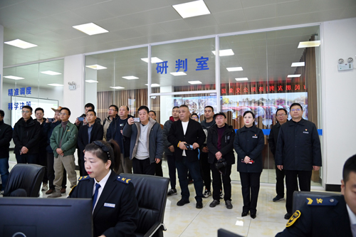 慶祝建司70周年！洛陽公交集團(tuán)邀請市民代表“零距離”探秘公交01.JPG