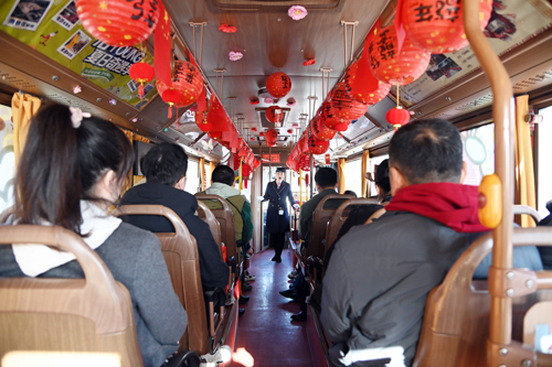 慶祝建司70周年！洛陽公交集團(tuán)邀請市民代表“零距離”探秘公交03.JPG